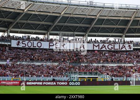 Turin, Italien. August 2024. Torino FC Fans wurden 2024/25 während des Fußballspiels der Serie A zwischen Torino FC und Atalanta BC im Olimpico Grande Torino Stadium gesehen. Quelle: SOPA Images Limited/Alamy Live News Stockfoto