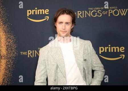 Sydney, Australien. August 2024. Leon Wadham nimmt an der Red Carpet Special-Vorführung der zweiten Staffel von The Lord of the Rings: The Rings of Power auf der IMAX Sydney, 1/35 Wheat Rd, Sydney NSW 2000 Teil. Richard Milnes/Alamy Live News Stockfoto