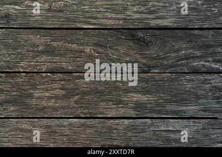 Altes Holz, dunkel verwitterte Bretter. Textur, Hintergrund, Nahaufnahme. Trencin, Slowakei Stockfoto