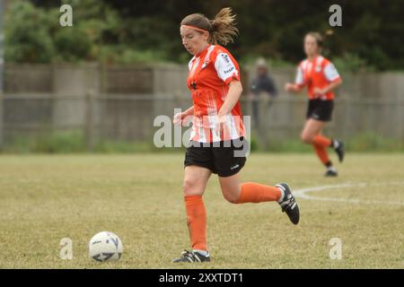 Ashford Town Middx FC Women gegen Chesham United FC Women FA Women's National League im RPS Stadium 25. August 2024 Stockfoto