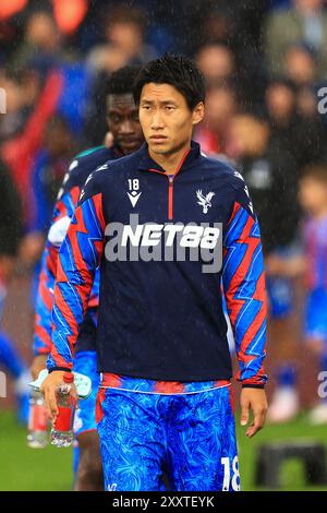 London, Großbritannien. August 2024. Daichi Kamada (18) von Crystal Palace, der am 24. August 2024 während des Spiels Crystal Palace FC gegen West Ham United FC English Premier League im Selhurst Park, London, England, Vereinigtes Königreich in Richtung der Dugouts ging. Credit: Every Second Media/Alamy Live News Stockfoto