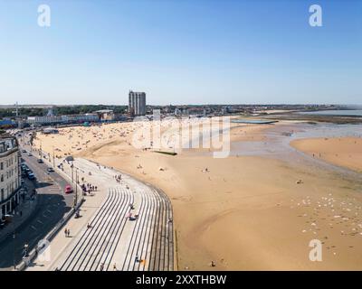 Aus der Vogelperspektive auf den riesigen Strand von margate an der Küste von kent Stockfoto