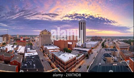 Die Skyline der Innenstadt von Springfield, Illinois, USA in der Abenddämmerung. Stockfoto