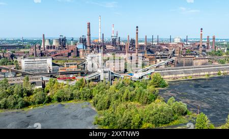 Luftaufnahme der Produktionsanlage Liberty Ostrava a.s. in Ostrava-Kuncice, 25. August 2024. (CTK Foto/Petr Sznapka) Stockfoto