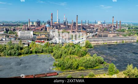 Luftaufnahme der Produktionsanlage Liberty Ostrava a.s. in Ostrava-Kuncice, 25. August 2024. (CTK Foto/Petr Sznapka) Stockfoto