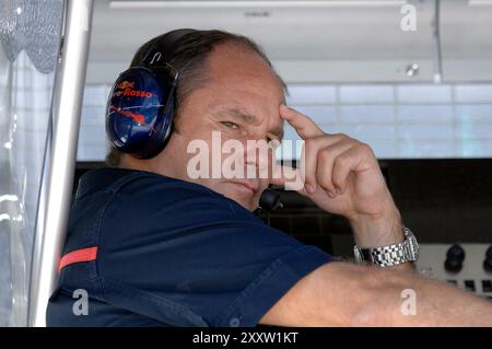 ARCHIVFOTO: Gerhard BERGER wird 65 Jahre alt am 27. August 2024 sitzt Gerhard BERGER, AUT, Teamchef Goalo Rosso, Porträt, nachdenklich im Kommandoposten. Formel 1 GP von Malaysia am 21. März 2008 in Sepang/Kuala Lumpur. ? Stockfoto