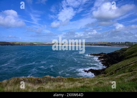 Blick auf die Küste entlang der Atlantikküste in Cornwall Stockfoto