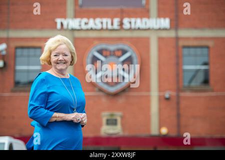 Porträts der schottischen Geschäftsfrau Ann Budge im Tynecastle Stadium, Edinburgh. Die Heimat des Heart of Midlothian Football Club, H Stockfoto