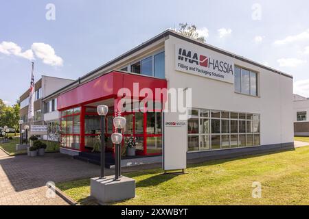 Ranstadt, Deutschland. August 2024. Hassia Verpackungsmaschinen GmbH. Das spezialisierte Maschinenbauunternehmen baut Formen-, Füll- und Dichtmaschinen. Quelle: Christian Lademann/dpa/Alamy Live News Stockfoto