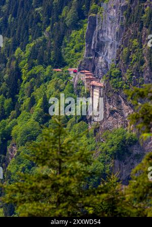 Das Sumela-Kloster (türkisch Sümela Manastırı) ist ein griechisch-orthodoxes Kloster im Bezirk Maka der Provinz Trabzon in der heutigen Türkei. Stockfoto