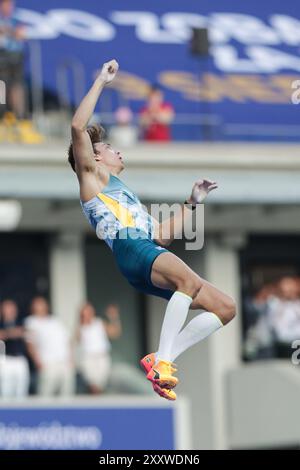 Chorzow, Polen. August 2024. Armand Duplantis of Sweden in Action – springt 2,26 m und bricht den StabVault-Weltrekord während der Wanda Diamond League 2024 Pole Vault Men im Schlesischen Stadion. Quelle: SOPA Images Limited/Alamy Live News Stockfoto