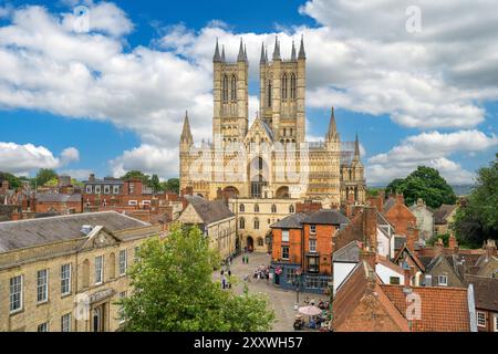 Lincoln Cathedral from the Castle Walls, Lincoln, Lincolnshire, East Midlands, England, UK Stockfoto