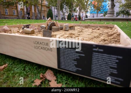 Zagreb, Kroatien. August 2024. Spatial Inastalation City Segments von der Künstlerin Diana Trohar ist im Rahmen des künstlerischen Projekts rund um den Zrinjevac Park in Zagreb, Kroatien, am 26. August 2024 abgebildet. Foto: Neva Zganec/PIXSELL Credit: Pixsell/Alamy Live News Stockfoto