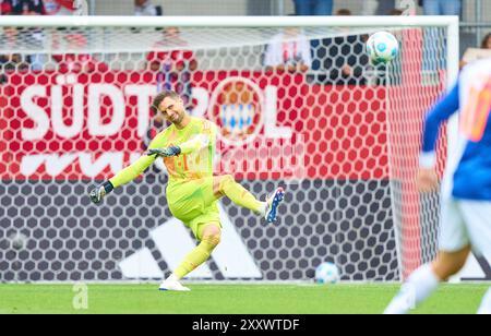 München, Deutschland. August 2024. Sven ULREICH, FCB 26 Torhüter, beim Freundschaftsspiel FC BAYERN München - GRASHOPPERS Zuerich 4-0 am 20. August 2024 in München Saison 2024/2025, FCB, Fotograf: ddp Images/STAR-Images Credit: ddp Media GmbH/Alamy Live News Stockfoto