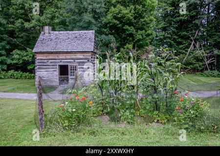 Das Blockhaus der Tonawanda Seneca Nation, das in den 1790er Jahren erbaut wurde, befindet sich in Cooperstown im Norden von New York Stockfoto