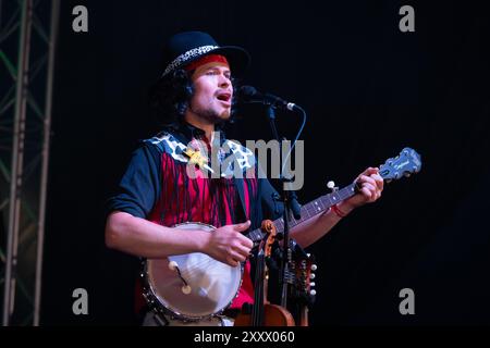 Die Bar-Steward Sons of Val Doonican beim Beautiful Days Festival 2024 Stockfoto