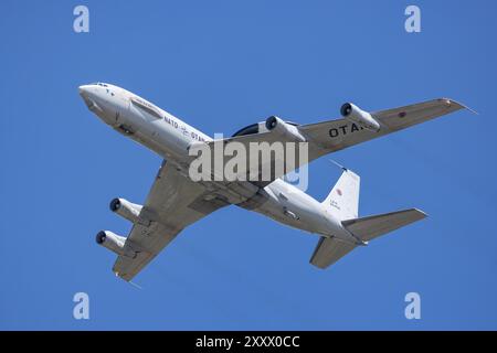 NATO Boeing E-3A Sentry flog am 19. Juli 2024 in der RAF Fairford, Gloucestershire, Großbritannien Stockfoto