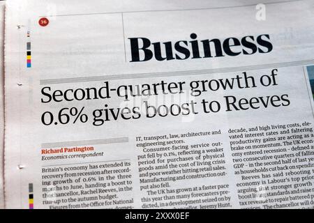 „Das Wachstum im zweiten Quartal von 0,6 % gibt der Zeitung (Rachel) Reeves' Guardian Auftrieb für die Schlagzeile Business British Economy artikel 16 August 2024 London UK Stockfoto