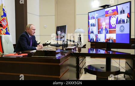 WLADIMIR PUTIN, Präsident Russlands, hielt im Februar 2023 eine Telefonkonferenz ab Stockfoto