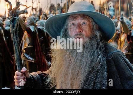 THE HOBBIT: THE BATTLE OF THE FIVE ARMEES 2014 Warner Bros Film mit Ian McKellen als Gandalf the Grey Stockfoto