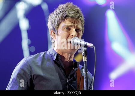 Noel Gallagher tritt live auf der Bühne auf, Noel Gallagher Musik, Noel Gallagher Oasis Musiker Stockfoto