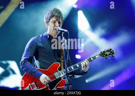 Noel Gallagher tritt live auf der Bühne auf, Noel Gallagher Musik, Noel Gallagher Oasis Musiker Stockfoto