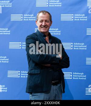 Edinburgh Schottland, 25. August 2024. Alastair Campbell, britischer Journalist, Autor, Stratege, Fernsehsender, gab zwei Vorträge das Edinburgh International Book Festival 2024 über seine Bücher - aber was kann ich tun? Und kleine Experten: Warum Politik wichtig ist. Foto Pauline Keightley/Alamy. Stockfoto