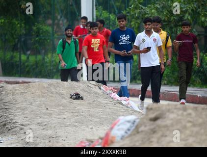 Noida, Indien. August 2024. NOIDA, INDIEN - 26. AUGUST: Teilnehmer nehmen am Electric Robo Car Race Competition bei der 8. Ausgabe des Technoxion Robotics World Cup 2024 Teil, organisiert von Technoxion im Noida Indoor Stadium Sector 21A am 26. August 2024 in Noida, Indien. (Foto: Sunil Ghosh/Hindustan Times/SIPA USA) Credit: SIPA USA/Alamy Live News Stockfoto