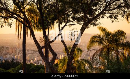 Blick auf die Stadt Belo Horizonte von Prac do Papa in Minas Gerais, Brasilien. Stockfoto