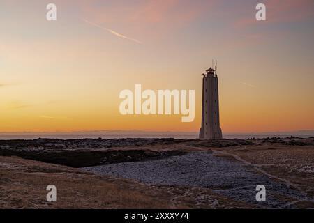 Leuchtturm von Malarrif auf der Halbinsel Snaefellsnes bei Sonnenuntergang, Island, Europa Stockfoto