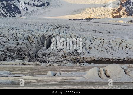 Nahaufnahme des Skaftafell-Gletschers im Vatnajokull-Nationalpark, Island, Europa Stockfoto