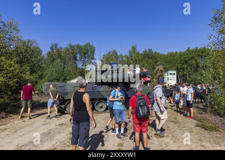 Das Militärübungsgelände Oberlausitz öffnete sein Tor für Tausende von Besuchern zum Tag der offenen Tür auf dem Militärübungsgelände Oberlausitz Stockfoto