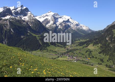 Frühling im Berner Oberland, Gsteig bei Gstaad Stockfoto