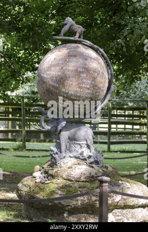 Littleburn, Kent, Großbritannien, 2014. Denkmal für John Aspinall Gründer von Howletts und Port Lympne Wildtierparks Stockfoto