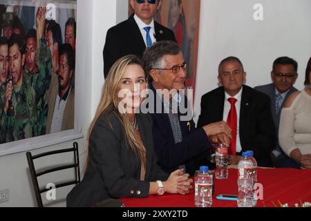 ANDREA GONZALES PSP Quito, Montag, 26. August 2024 Andrea Gonzalez Neder, spricht über den Rückzug der Unterstützung für ihre Bewegung Fuerza Valiente, am Hauptsitz der Sociedad Patriotica Photos Quito Pichincha Ecuador POL ANDREA GONZALES PSP 26b777de25a6e6e924f19db8902ee Copyright: XENRIQUEZx Stockfoto