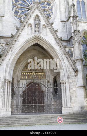 Teilansicht der historischen Paulskirche in München Stockfoto