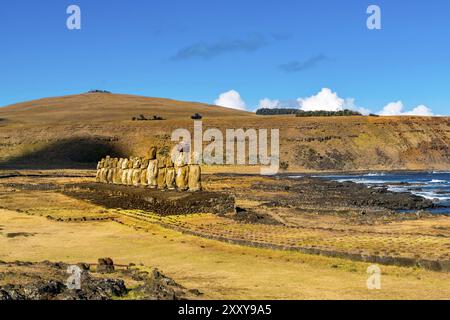 Ansicht der alten Moai der Ahu Tongariki und im Südpazifik auf der Osterinsel oder Rapa Nui in Chile Stockfoto