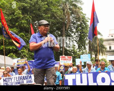 Manila, Philippinen. August 2024. Mody Floranda von der Transportgruppe PISTON spricht während der Demonstration in Liwasang Bonifacio mit der Menge. An diesem Nationalheldentag, dem 26. August, präsentierte der Makabayan-Block seinen Senatsvortrag für die bevorstehenden Halbzeitwahlen 2025 in Liwasang Bonifacio in Manila. Quelle: SOPA Images Limited/Alamy Live News Stockfoto