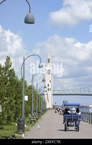 Montreal, Kanada, 26. Juli 2008: Montrealer Uhrenturm am Eingang des alten Hafens von Montreal (Quai de l’Horloge). Auch Victoria P genannt Stockfoto