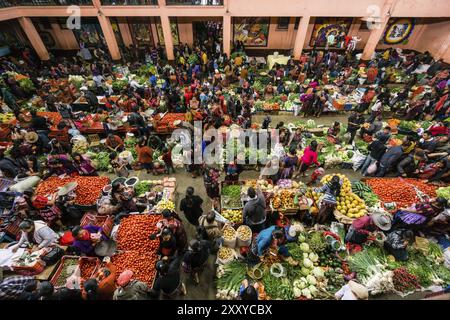 Mercado cubierto de Santo Tomas, mercado del Centro historico, Chichicastenango, Municipio del departamento de El Quiche, Guatemala, Mittelamerika Stockfoto