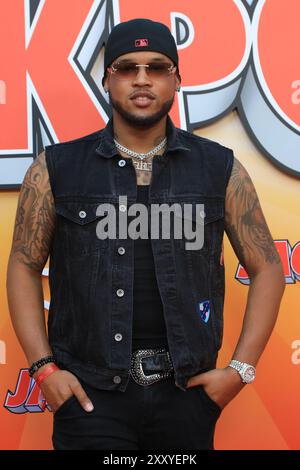 LOS ANGELES - 13. August: Skully Brandon beim „Jackpot“ LA Premiere im TCL Chinese Theater IMAX am 13. August 2024 in Los Angeles, CA Stockfoto