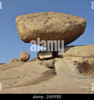 Ausbalancierte Granitblöcke in Hampi, Indien, Asien Stockfoto