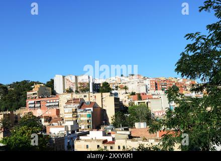 Ein Blick auf das Viertel in der Nähe des Parc Güell in Barcelona, Spian. Stockfoto