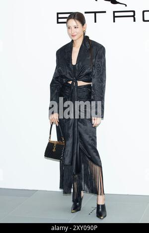 27. August 2024 – Seoul, Südkorea: Die südkoreanische Schauspielerin Claudia Kim (Soo Hyun) nimmt am 27. August 2024 an einem Fotobesuch der italienischen Modemarke ETRO 2024 F/W in Seoul Teil. (Foto: Lee Young-HO/SIPA USA) Stockfoto