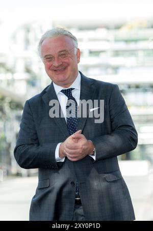 Bundekanzler Olaf Scholz besucht Unternehmen Evonik Christian Kuhlmann, Vorstandsvorsitzender Evonik, im Chemiepark Marl, einem Standort des Chemiekonzerns Evonik, während des Kanzlerbesuchs zum Projekt Rheticus, aufgenommen am 27.08.2024 in Marl Marl Deutschland *** Bundeskanzler Olaf Scholz besucht Evonik Christian Kuhlmann, Vorsitzender des Vorstands von Evonik, im Chemiepark Marl, ein Standort der Evonik, ein Standort der Evonik Gruppe Marl 2024 Stockfoto