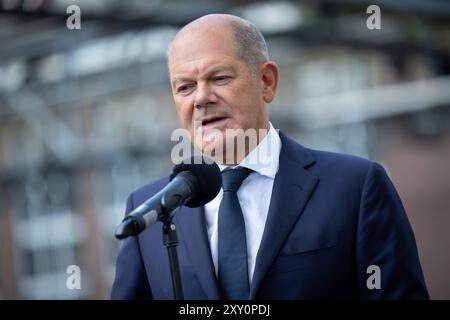 Bundekanzler Olaf Scholz besucht Unternehmen Evonik Bundeskanzler Olaf Scholz besichtigt im Chemiepark Marl, einem Standort des Chemiekonzerns Evonik, das Projekt Rheticus, aufgenommen am 27.08.2024 in Marl Marl Deutschland *** Bundeskanzler Olaf Scholz besucht Evonik Bundeskanzler Olaf Scholz besucht Evonik im Chemiepark Marl, einem Standort des Chemiekonzerns, einem Standort des Chemiekonzerns Marl Chemiekonzerns, aufgenommen am 27. März 2024 Stockfoto