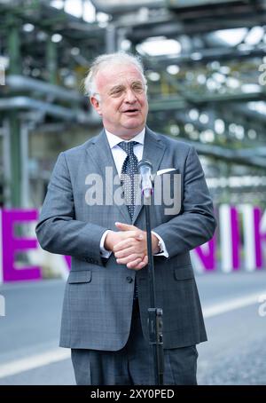 Bundekanzler Olaf Scholz besucht Unternehmen Evonik Christian Kuhlmann, Vorstandsvorsitzender Evonik, im Chemiepark Marl, einem Standort des Chemiekonzerns Evonik, während des Kanzlerbesuchs zum Projekt Rheticus, aufgenommen am 27.08.2024 in Marl Marl Deutschland *** Bundeskanzler Olaf Scholz besucht Evonik Christian Kuhlmann, Vorsitzender des Vorstands von Evonik, im Chemiepark Marl, ein Standort der Evonik, ein Standort der Evonik Gruppe Marl 2024 Stockfoto