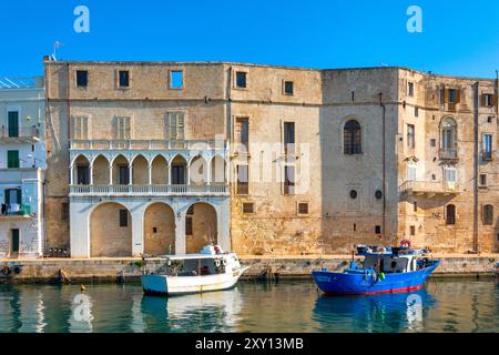 Blick auf den Porto Vecchio von Monopoli, Italien Stockfoto