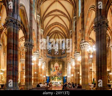 Das Innere der Kirche Sacro Cuore del Suffragio, Rom, Italien Stockfoto