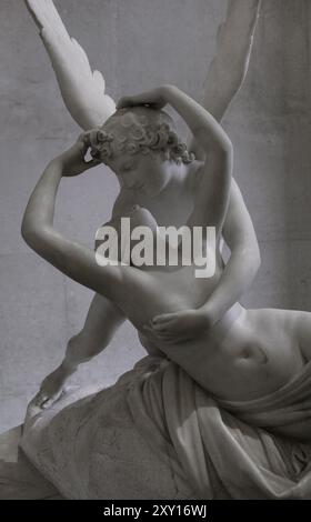 Die Psyche wurde von Cupid's Kiss wiederbelebt. Skulptur von Antonio Canova (1757-1822), 1787-1793. Marmor. Details. Louvre Museum. Paris, Frankreich. Stockfoto